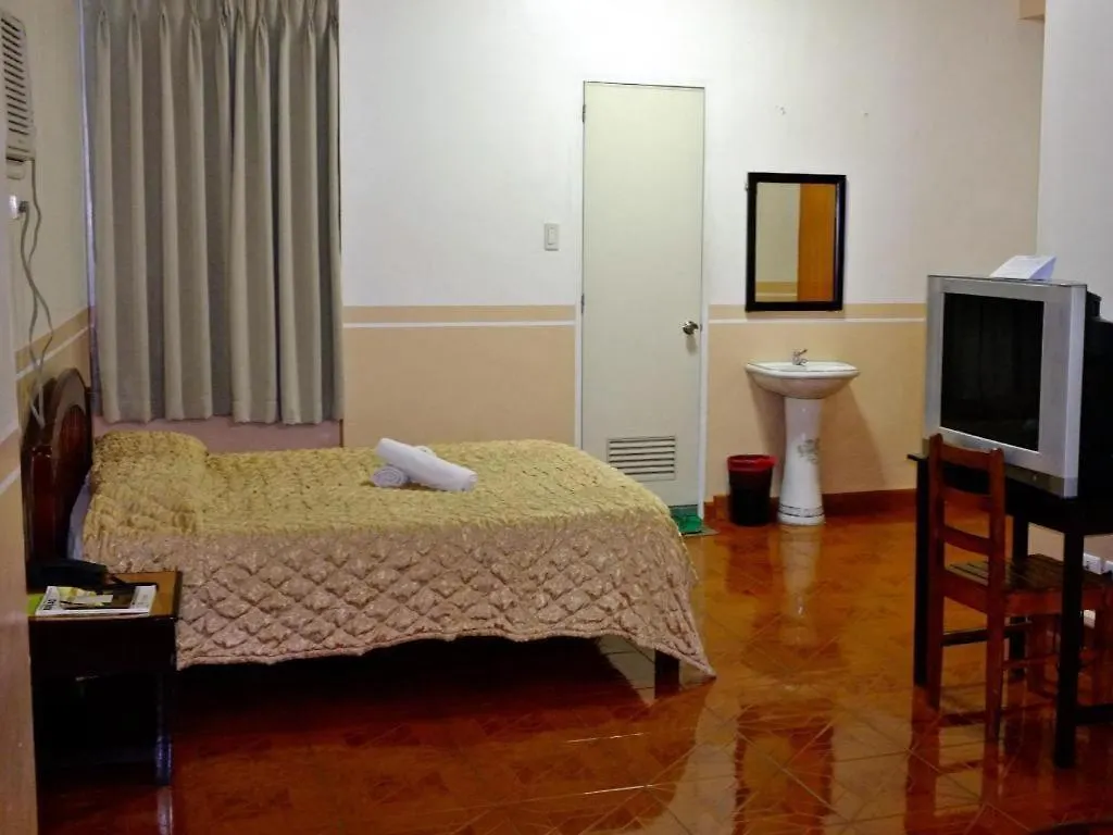 My Hotel Davao City 3*,